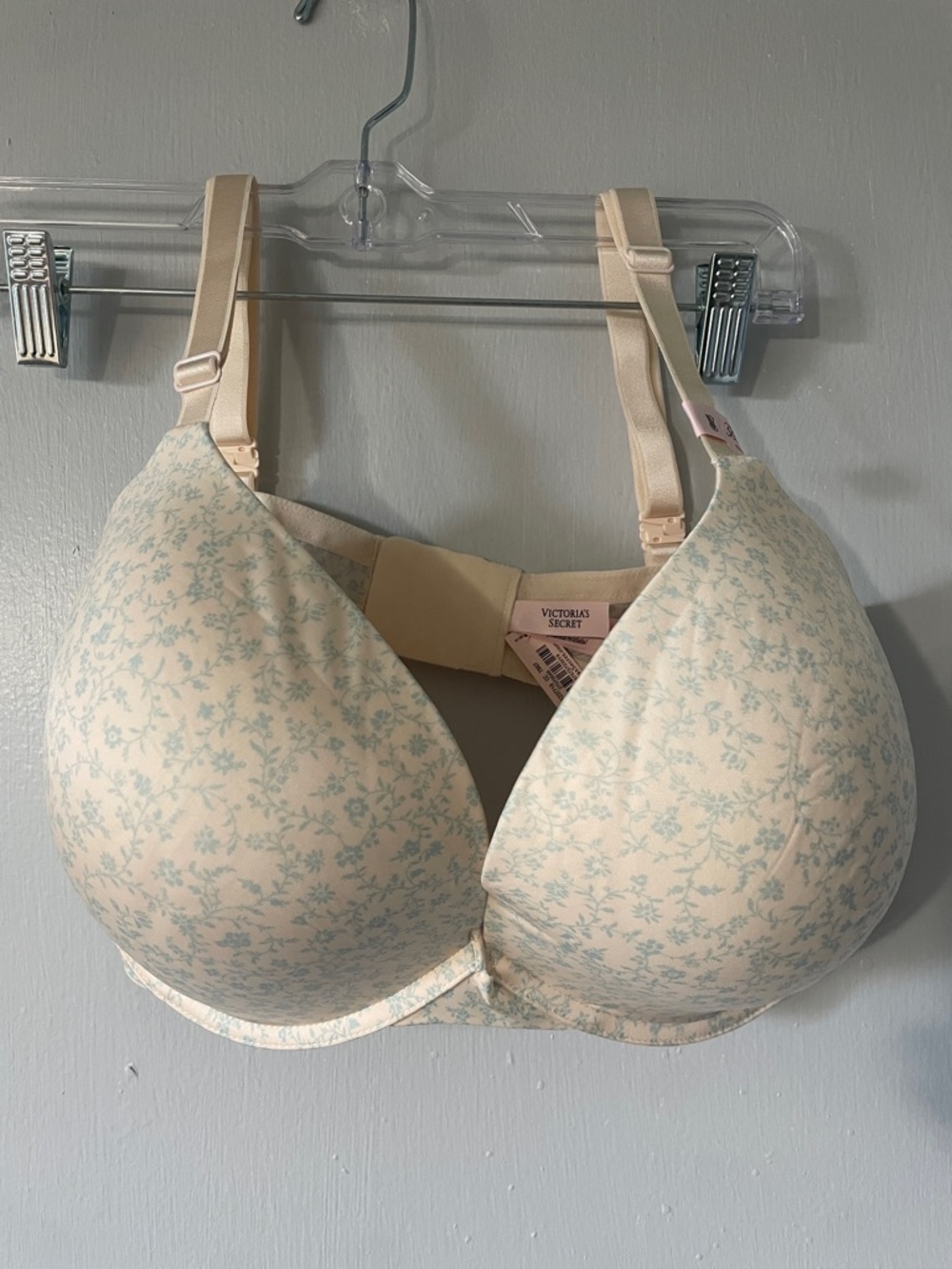 Victoria's Secret Cream and Light Blue Floral T-Shirt Bra